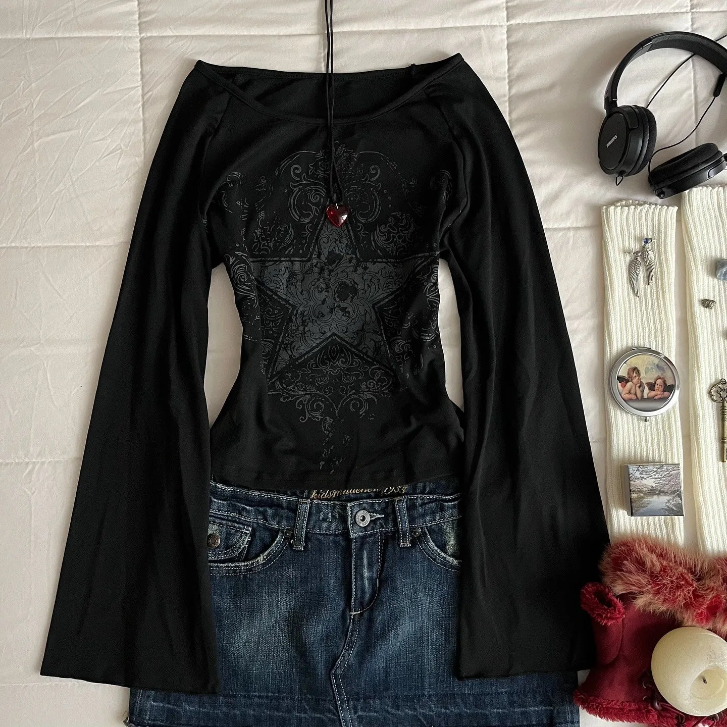 American retro cute Harajuku Emo sweet and spicy slim fit women's white casual T-shirt Gothic street long sleeved top Emo girl